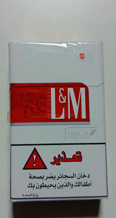 L&M احمر